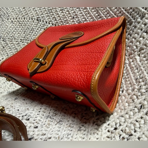 Vintage Dooney and Bourke Medium Essex Crossbody in Red - Picture 3 of 9